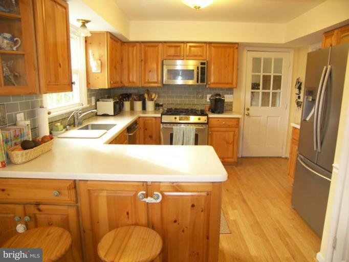 20114 Airmont Road Round Hill, VA 20141 - Photo 4 of 18 Kitchen