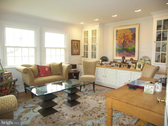 20114 Airmont Road Round Hill, VA 20141 - Photo 5 of 18 Library