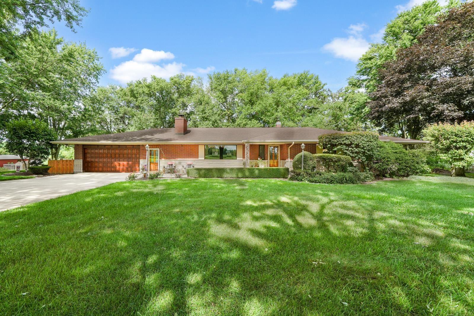 60933 North Fir Road Mishawaka, IN 46544 - Photo 3 of 36