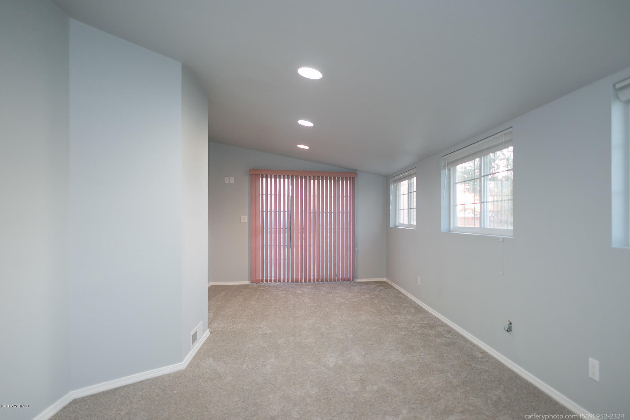 11517 Mieras Road Yakima, WA 98901 - Photo 40 of 57 a view of an empty room with a window