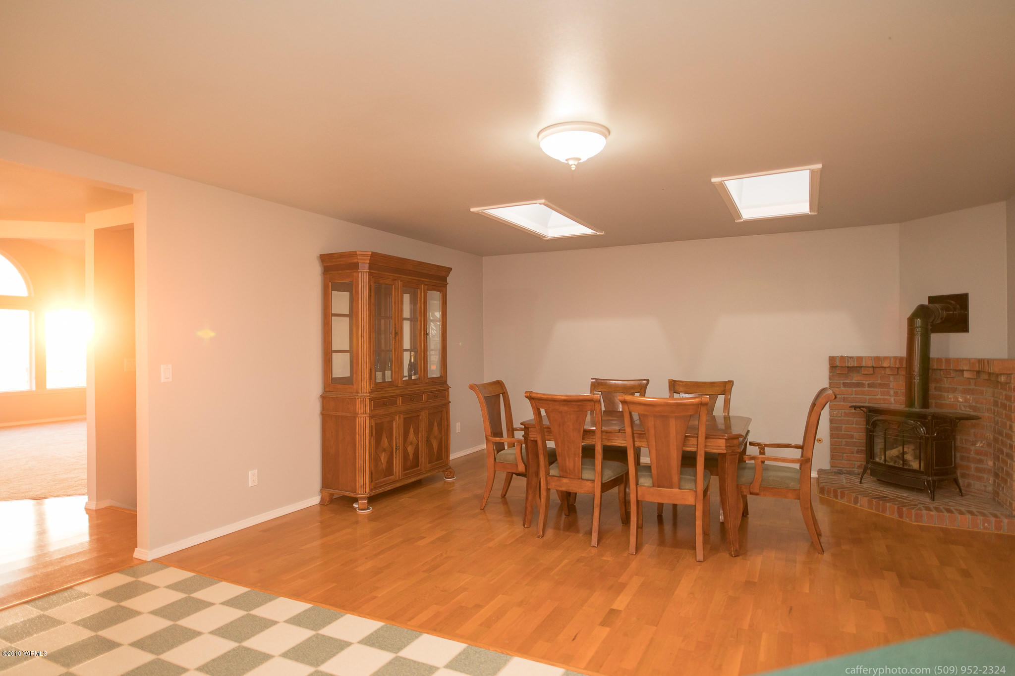 11517 Mieras Road Yakima, WA 98901 - Photo 46 of 57 a dining room with furniture and wooden floor