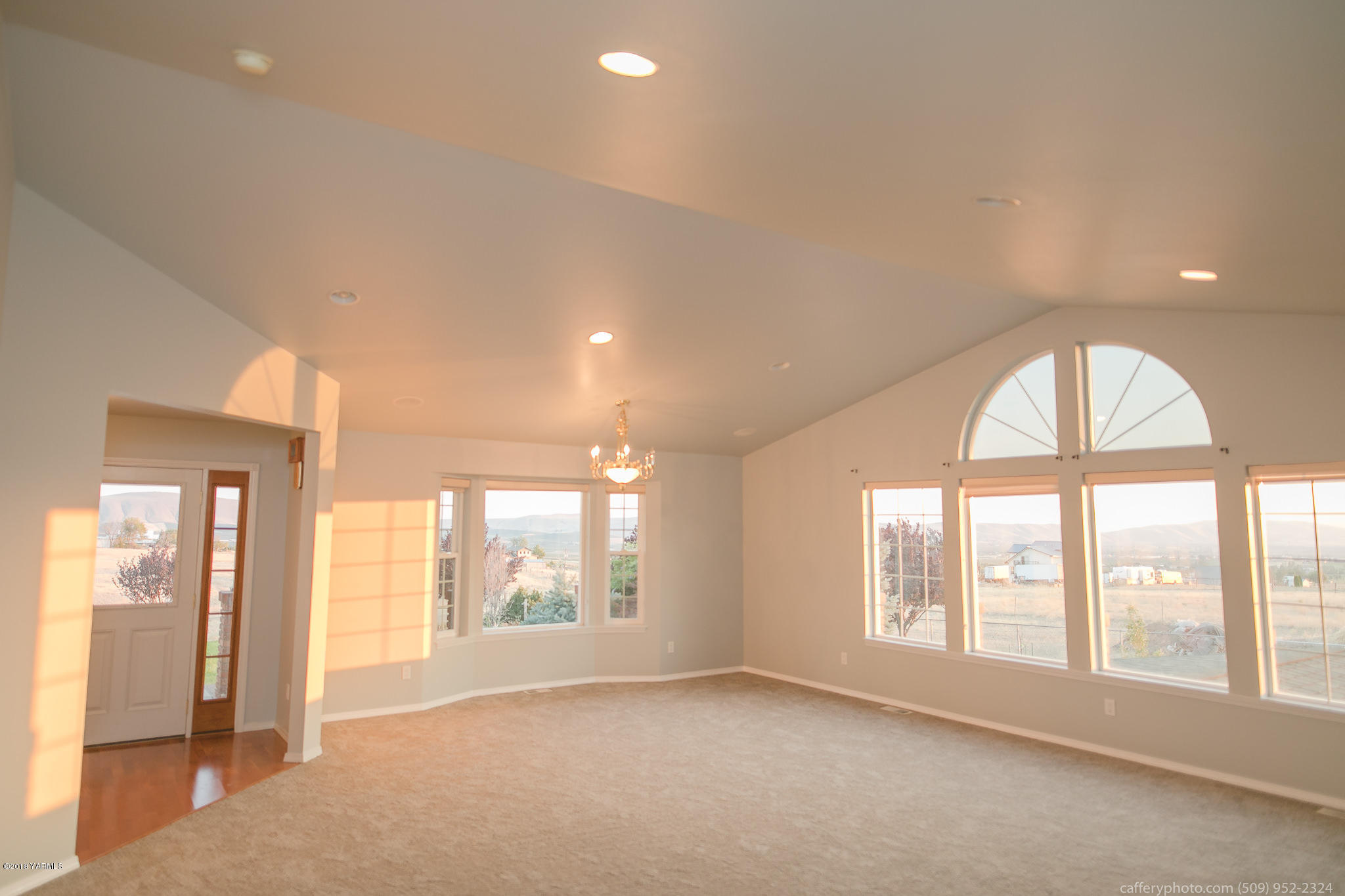 11517 Mieras Road Yakima, WA 98901 - Photo 52 of 57 a view of an empty room with a window