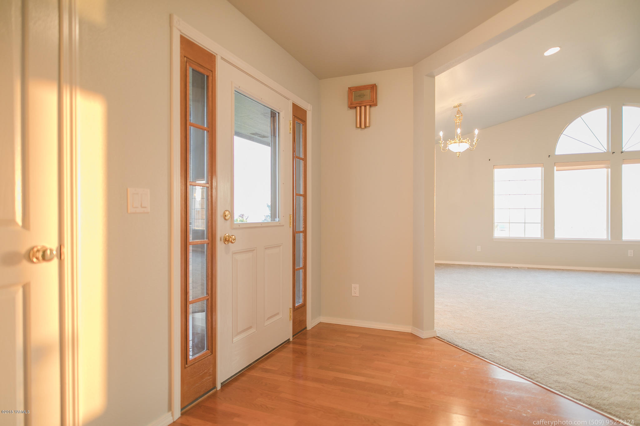 11517 Mieras Road Yakima, WA 98901 - Photo 53 of 57 a view of an empty room with a window