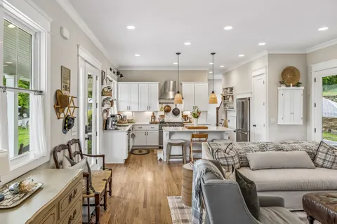 $900,000 | 1765 Theta Pike, Columbia, TN 38401