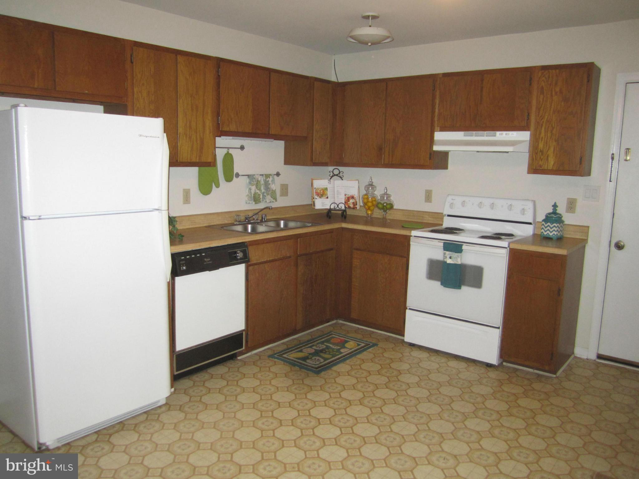 129 Choptank Road Stafford, VA 22556 - Photo 3 of 16 Kitchen