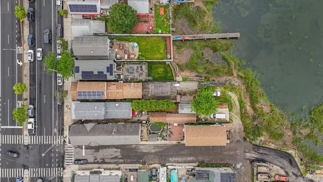a view of a entrance gate of a house