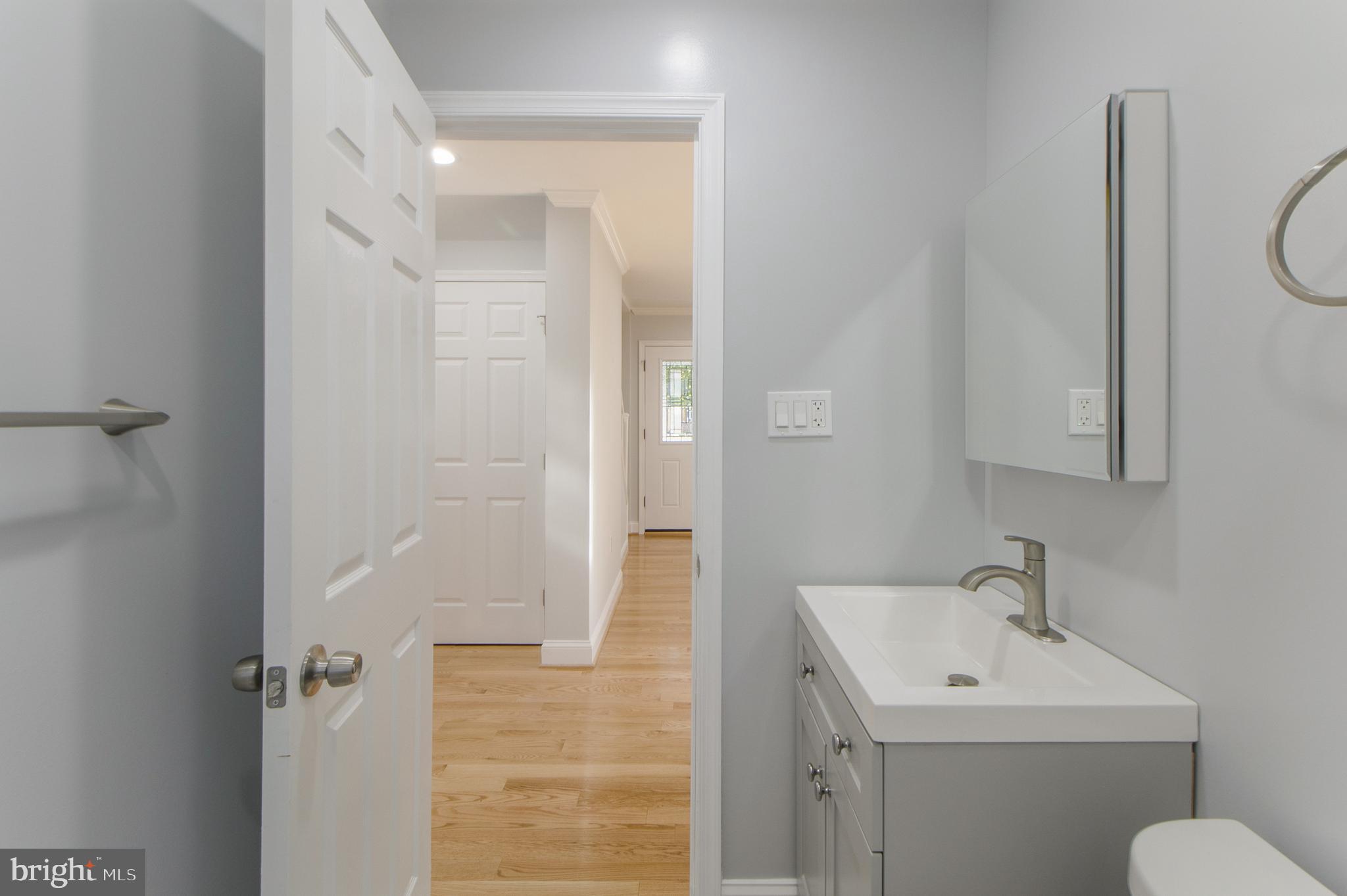 1514 Gridley Lane Silver Spring, MD 20902 - Photo 10 of 43 Gallery Image 10