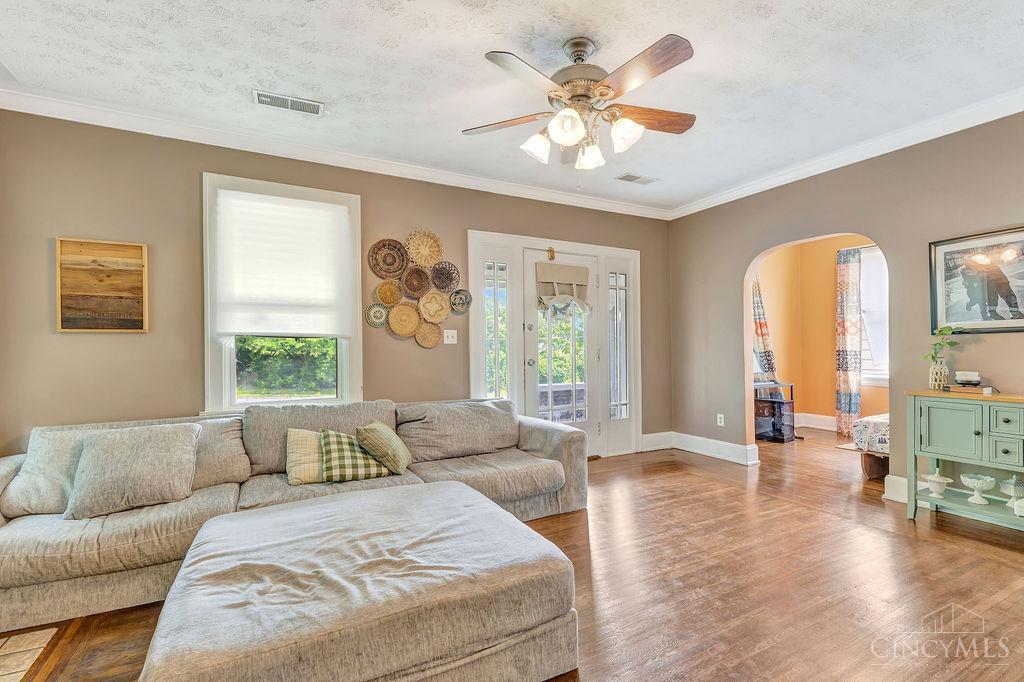 5415 Lester Road Cincinnati, OH 45213 - Photo 5 of 33