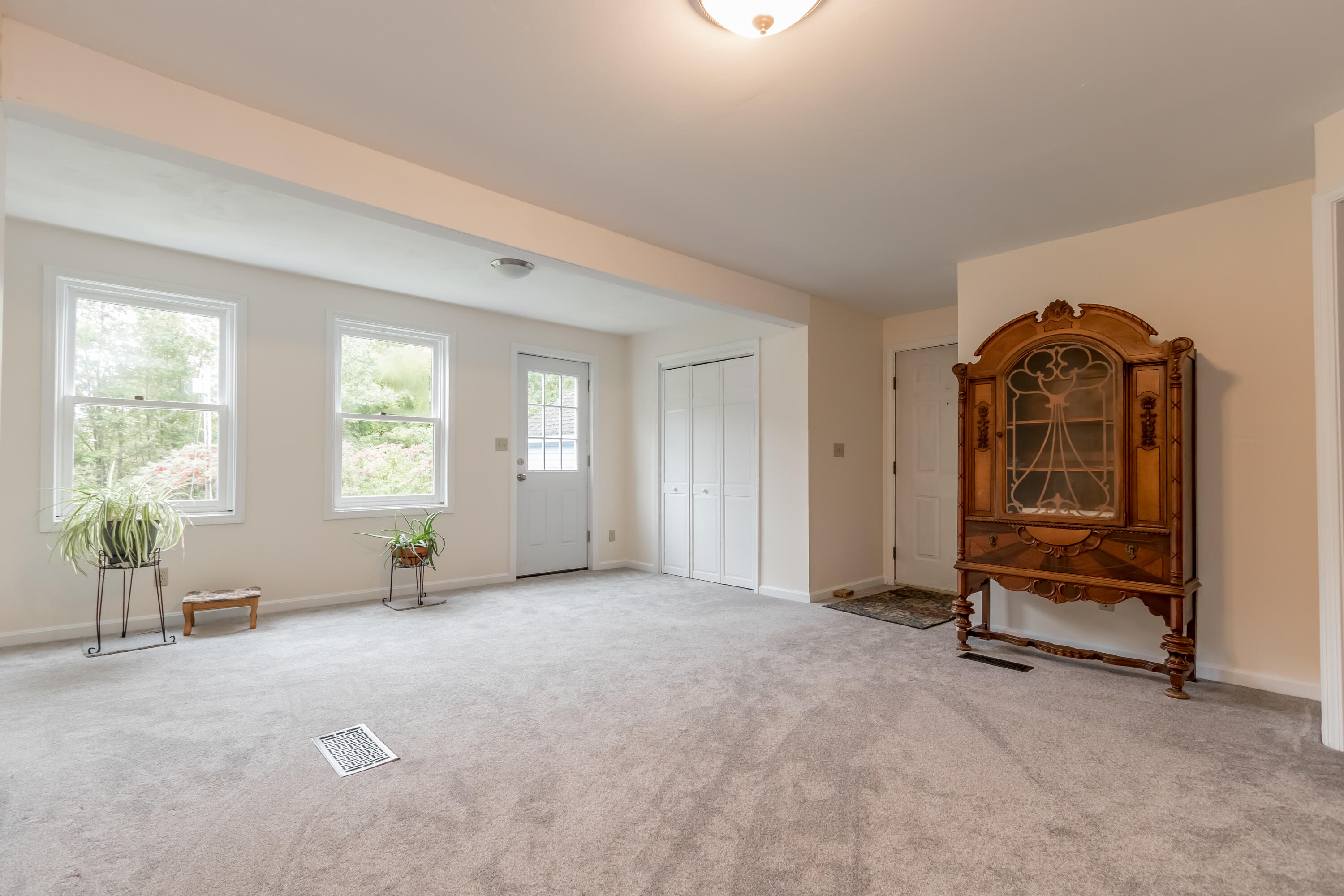 270 Bonny Eagle Road Hollis, ME 04042 - Photo 13 of 48 12 Living room