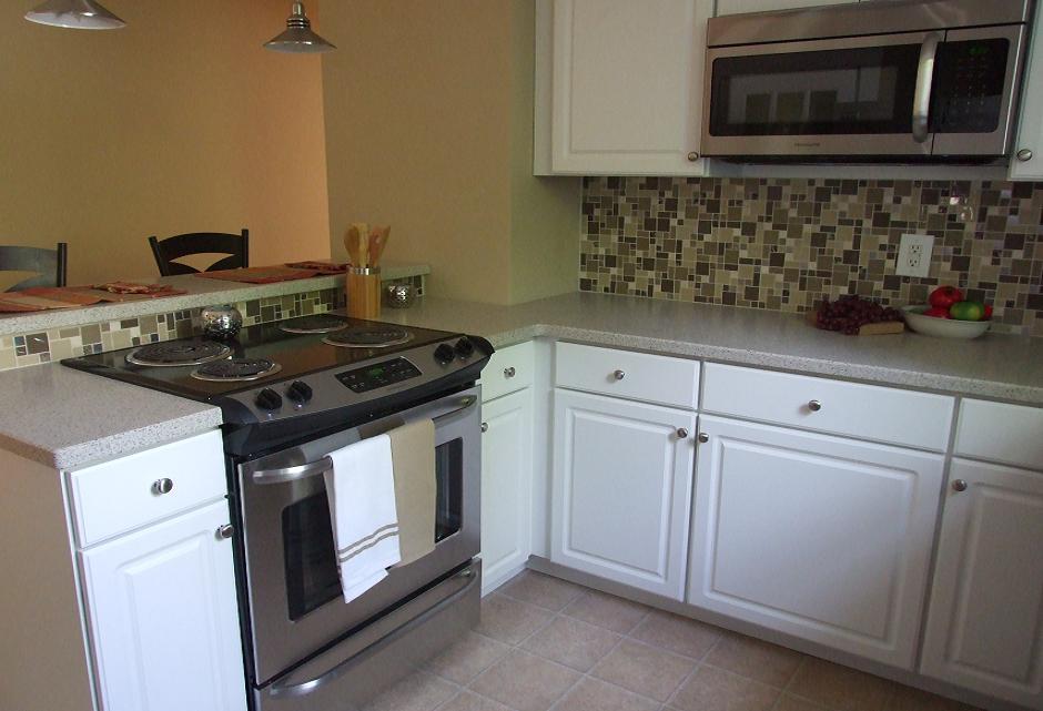 2433 Montvale Road Southwest Roanoke, VA 24015 - Photo 6 of 16 2433 MONTVALE KITCHEN 3