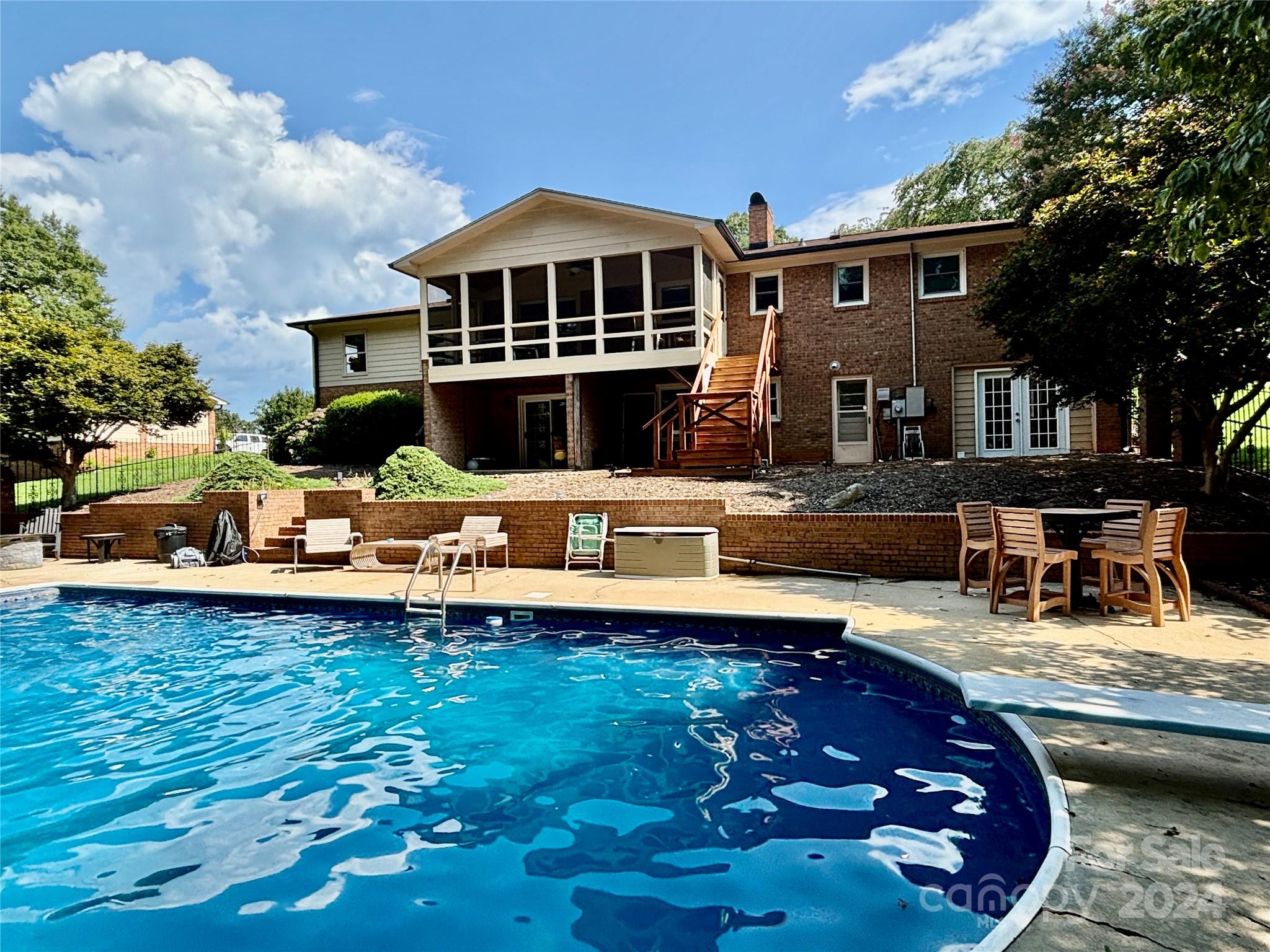 347 Skyline Road Hickory, NC 28601 - Photo 1 of 35 Gallery Image 1
