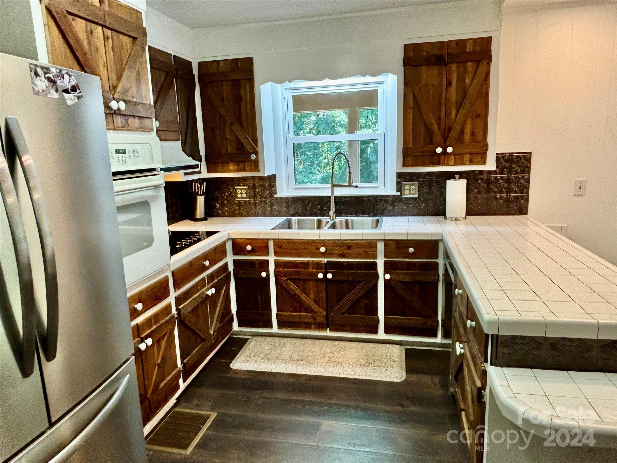 347 Skyline Road Hickory, NC 28601 - Photo 14 of 35 Gallery Image 14