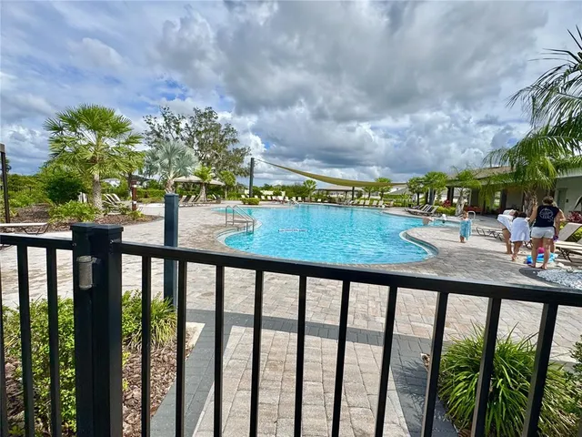 $2,000 | 2922 Boxwood Grove Row, Wesley Chapel, FL 33543