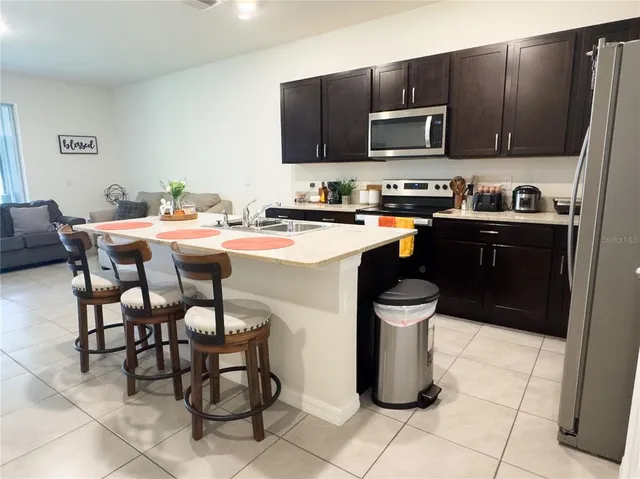 $2,000 | 2922 Boxwood Grove Row, Wesley Chapel, FL 33543