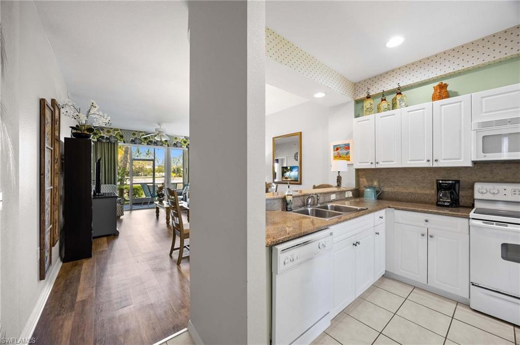 7930 Mahogany Run Lane, Unit 811 Naples, FL 34113 - Photo 14 of 50