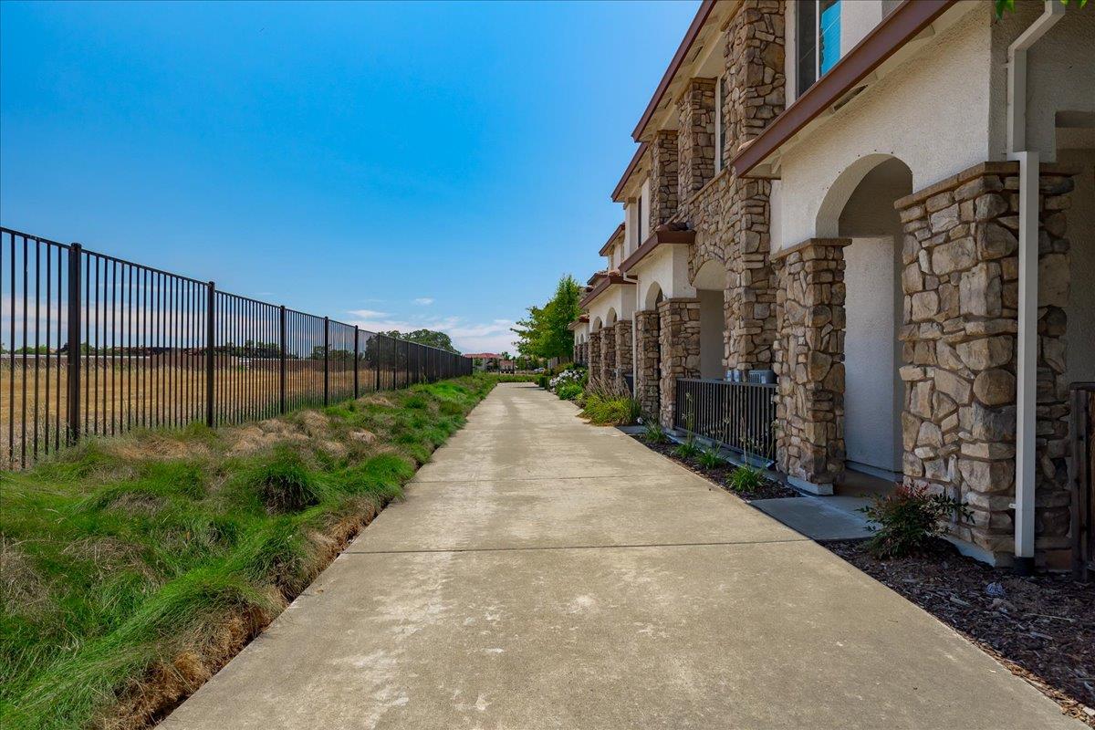 1506 Hudson Circle Lincoln, CA 95648 - Photo 26 of 37