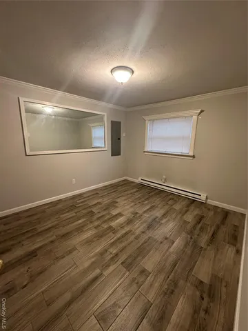 $1,900 | 1 Huron Drive, Bay Shore, NY 11706