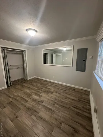 $1,900 | 1 Huron Drive, Bay Shore, NY 11706