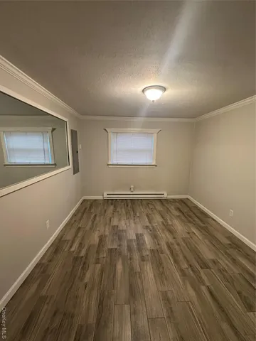 $1,900 | 1 Huron Drive, Bay Shore, NY 11706