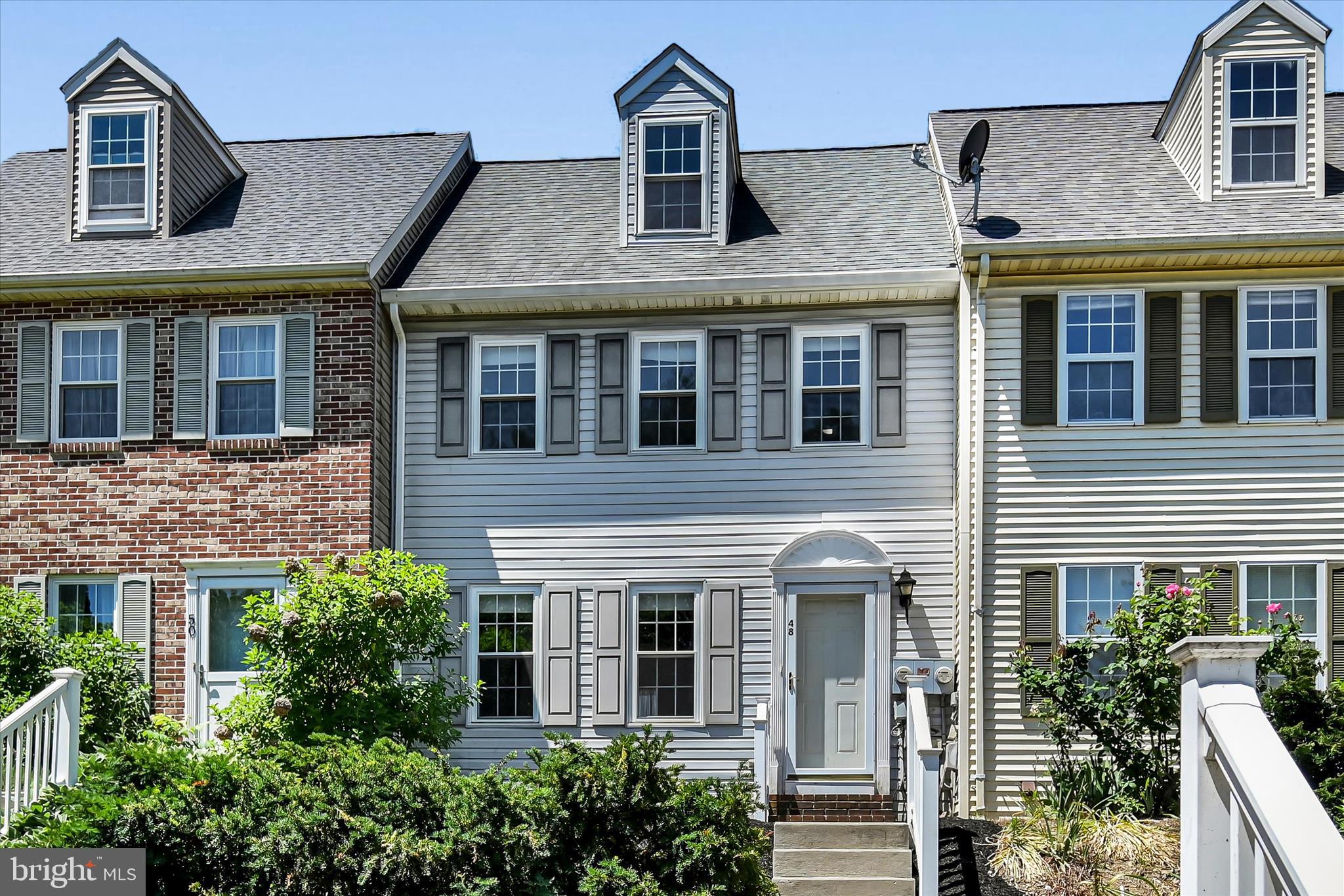 48 Pennwick Drive Lititz, PA 17543 - Photo 4 of 30 Exterior Front