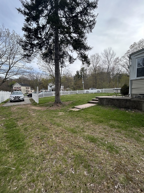 733 Pleasant Street, Unit 1 Rochdale, MA 01542 - Photo 11 of 13