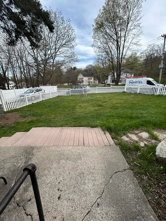 $2,650 | 733 Pleasant Street, Unit 1, Rochdale, MA 01542