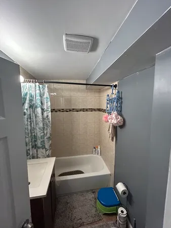 $2,650 | 733 Pleasant Street, Unit 1, Rochdale, MA 01542