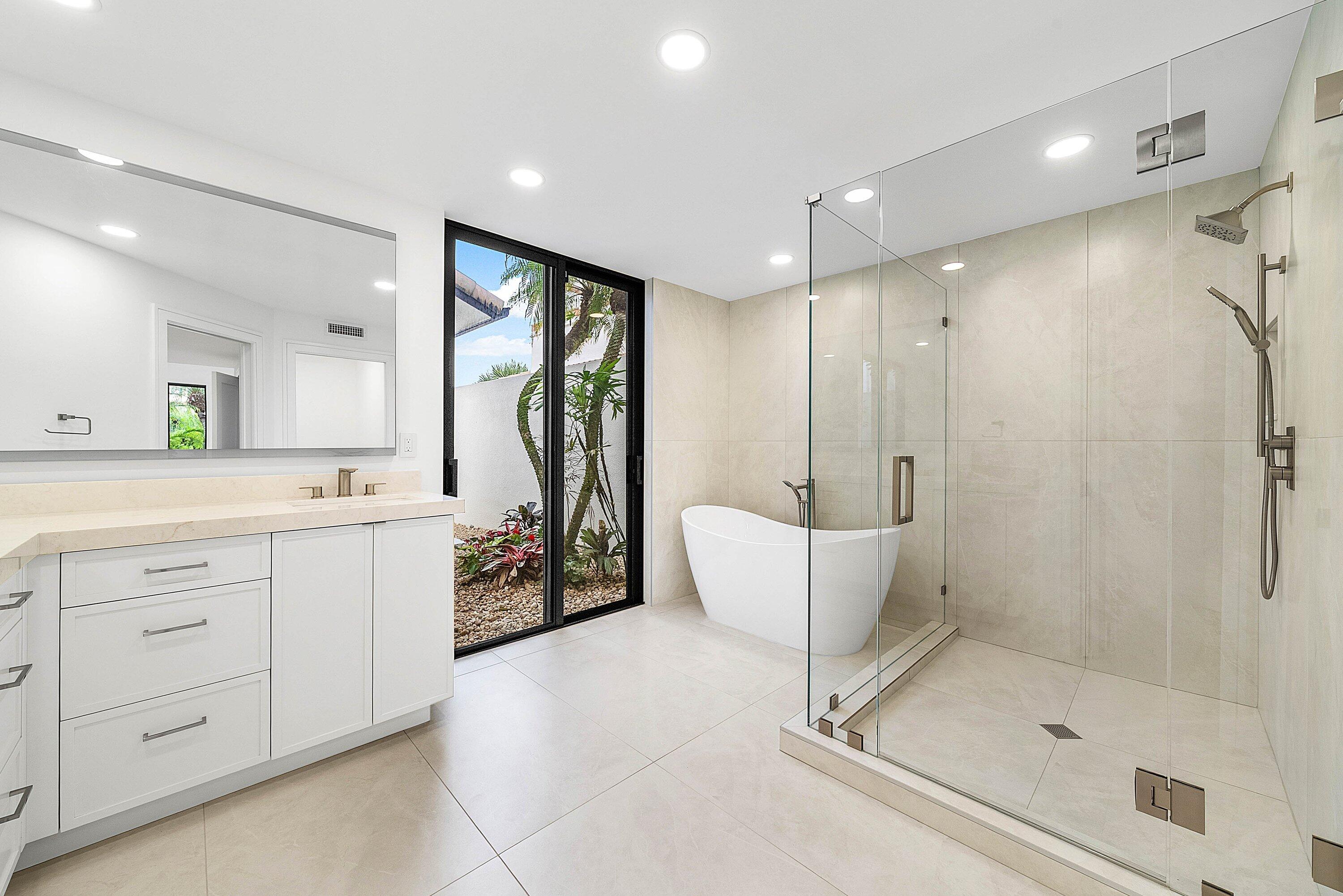 6547 Via Rosa Boca Raton, FL 33433 - Photo 26 of 55 Primary Bath