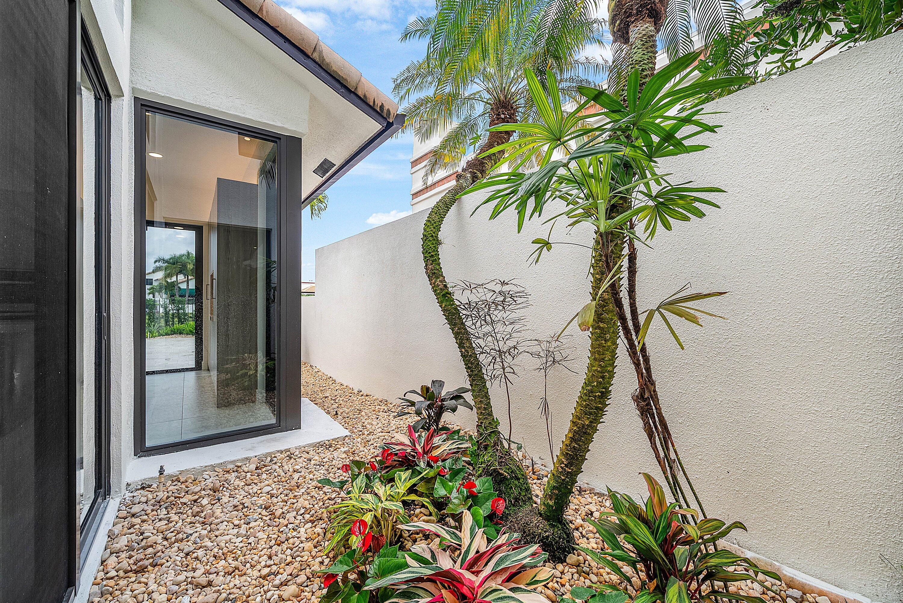 6547 Via Rosa Boca Raton, FL 33433 - Photo 29 of 55 Atrium