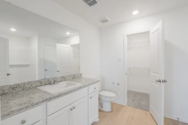 $2,160 | 128 Paria Court, Jarrell, TX 76537