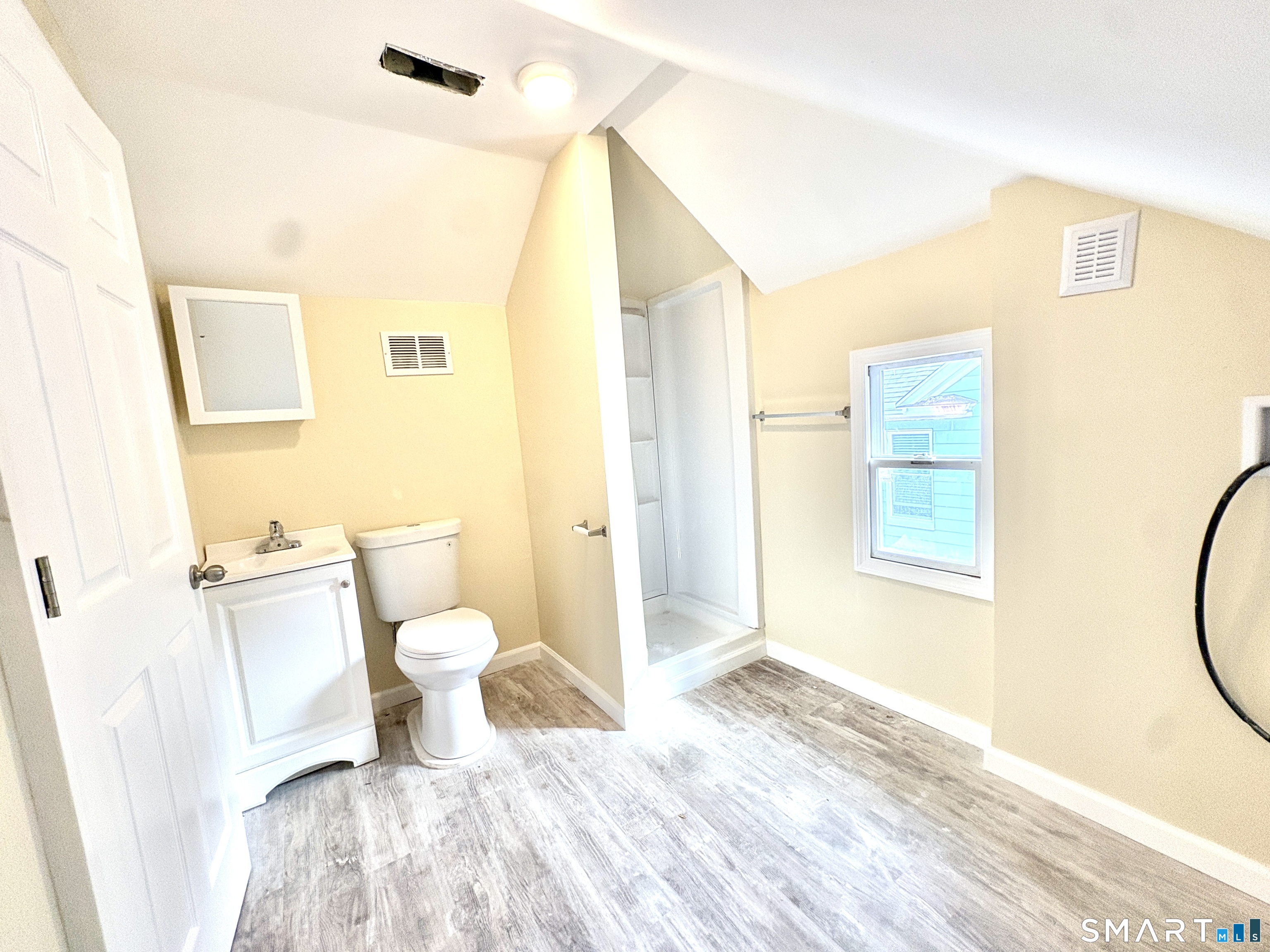 129-131 Highland Avenue, Unit 4 Waterbury, CT 06708 - Photo 6 of 11