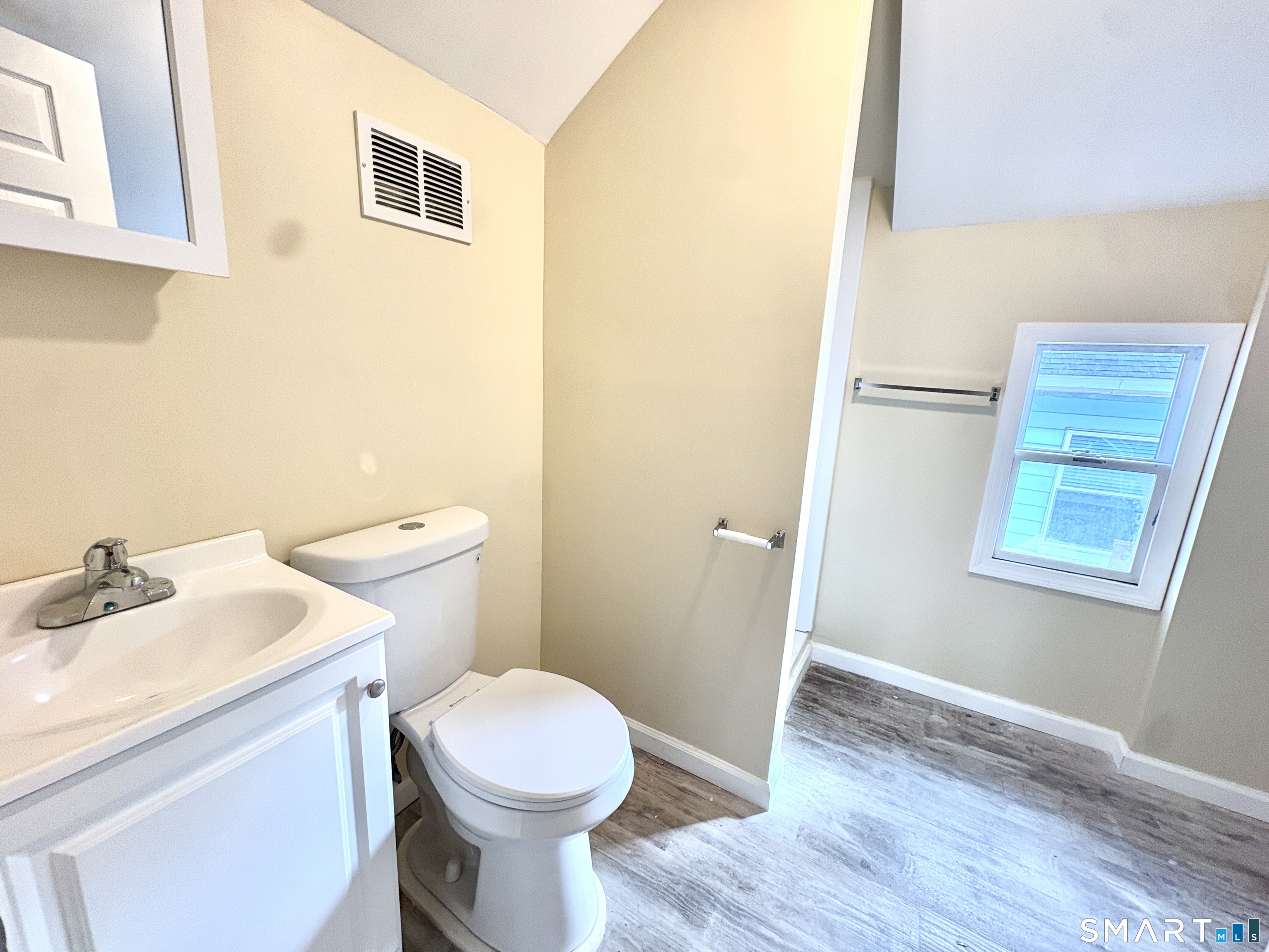 129-131 Highland Avenue, Unit 4 Waterbury, CT 06708 - Photo 7 of 11