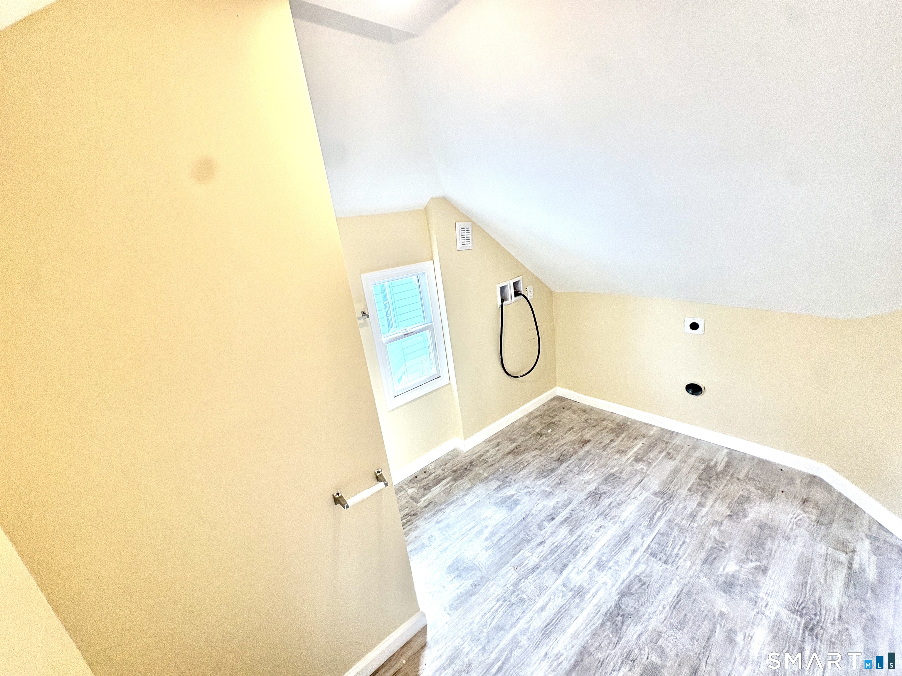 129-131 Highland Avenue, Unit 4 Waterbury, CT 06708 - Photo 9 of 11