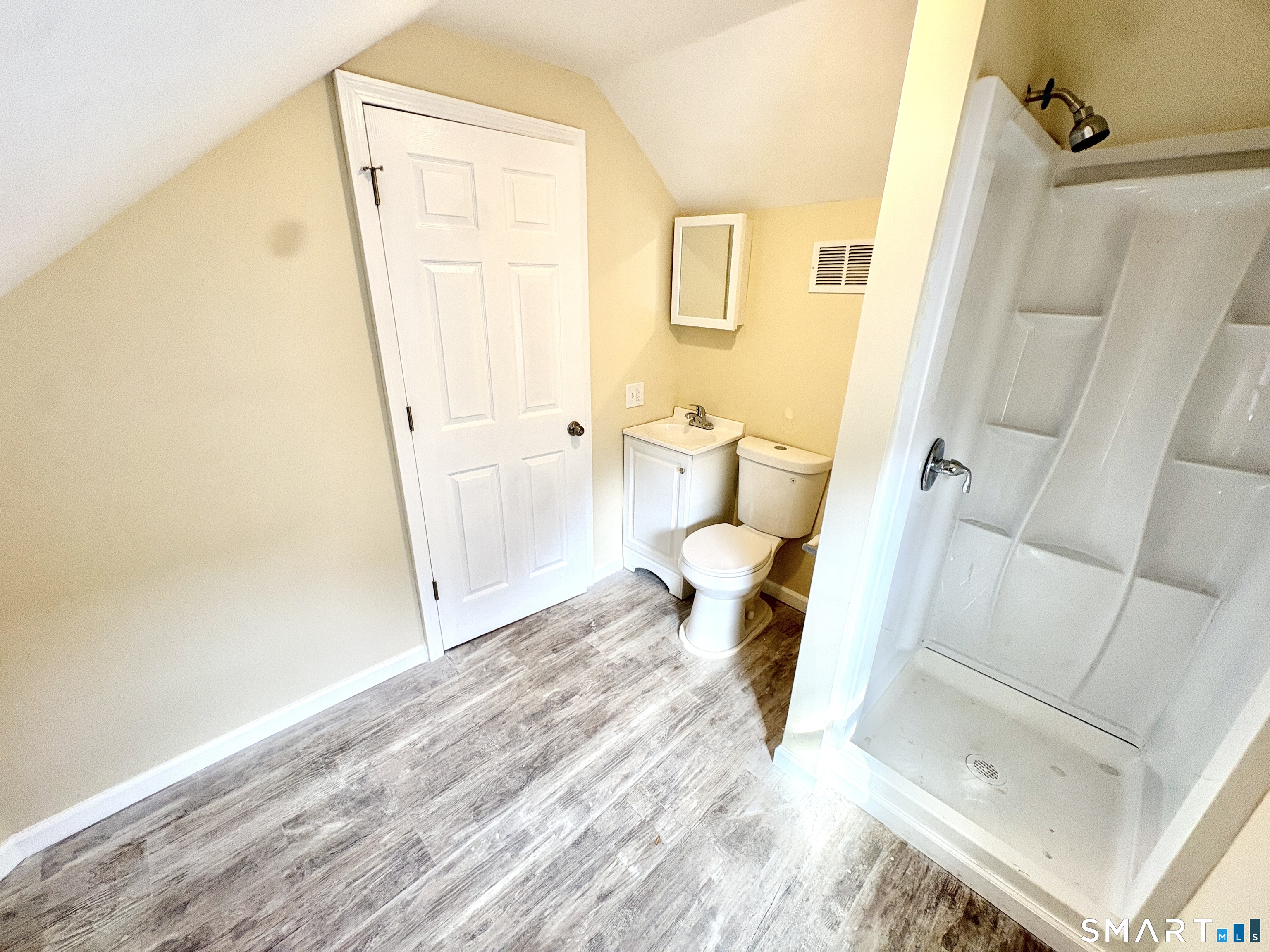 129-131 Highland Avenue, Unit 4 Waterbury, CT 06708 - Photo 10 of 11