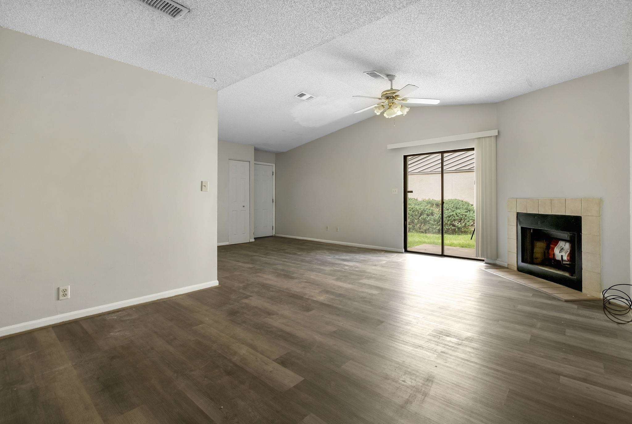 1571 Stone Road, Unit 11B Tallahassee, FL 32303 - Photo 16 of 28