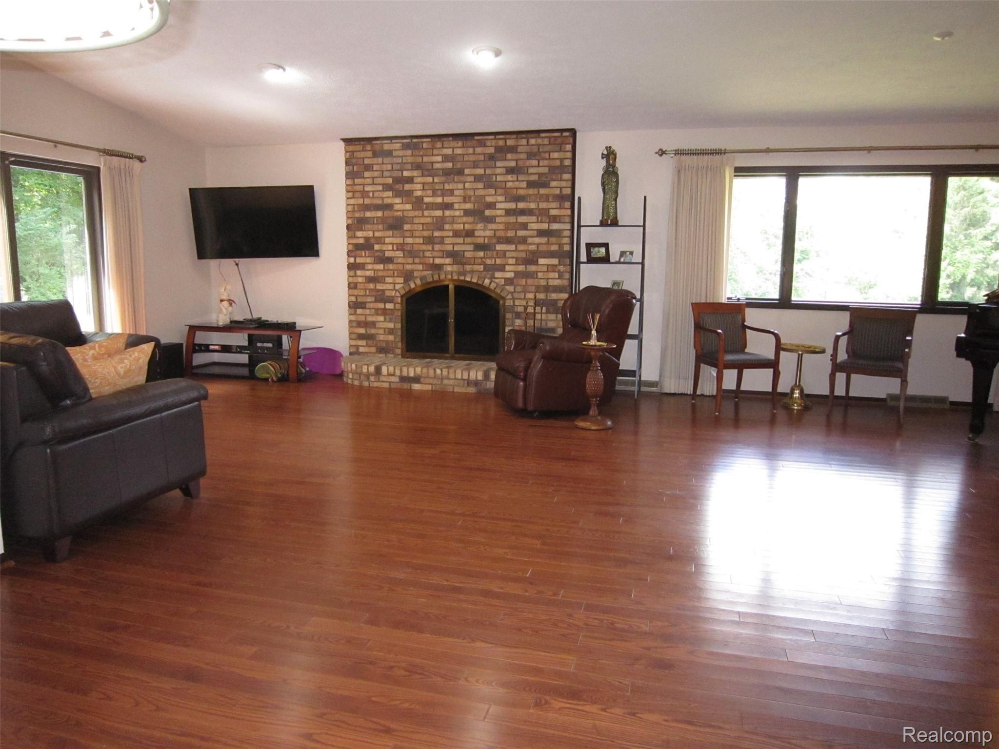 140 South Hughes Road Howell, MI 48843 - Photo 15 of 36 IMG_0793.JPG