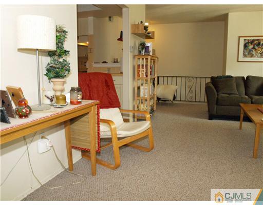 183 Evergreen Road, Unit 3B Edison, NJ 08837 - Photo 14 of 25 Gallery Image 14