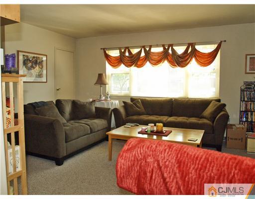 183 Evergreen Road, Unit 3B Edison, NJ 08837 - Photo 3 of 25 Gallery Image 3
