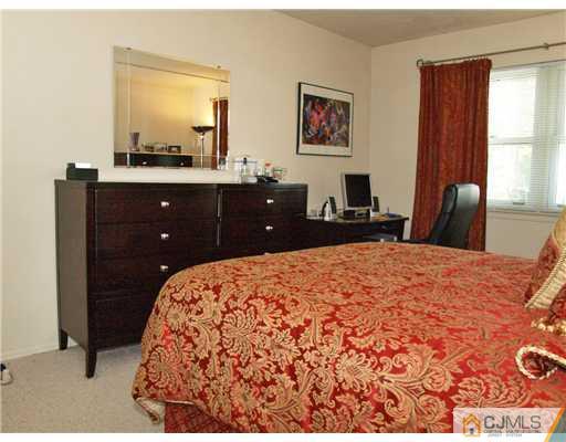 183 Evergreen Road, Unit 3B Edison, NJ 08837 - Photo 22 of 25 Gallery Image 22