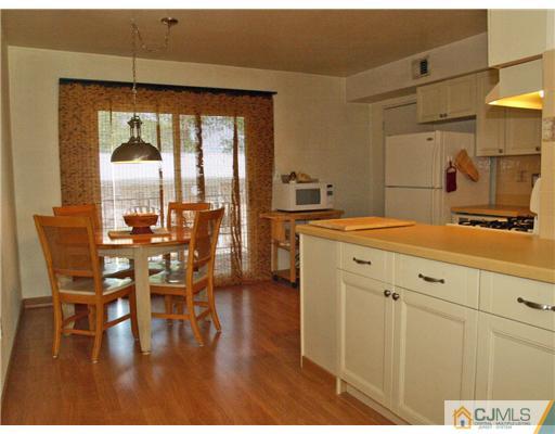 183 Evergreen Road, Unit 3B Edison, NJ 08837 - Photo 4 of 25 Gallery Image 4