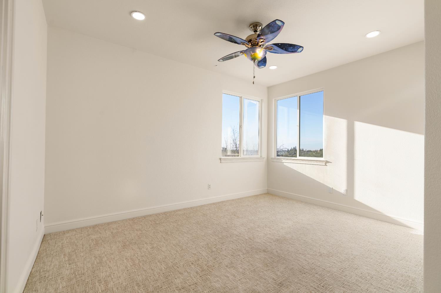 1580 Vista Ridge Way Roseville, CA 95661 - Photo 30 of 58 a view of a livingroom with a ceiling fan