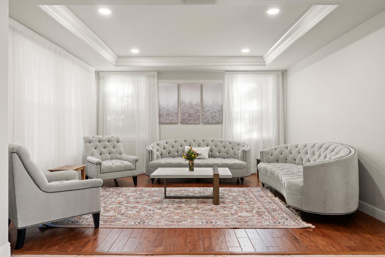 1580 Vista Ridge Way Roseville, CA 95661 - Photo 4 of 58 a living room with furniture and wooden floor