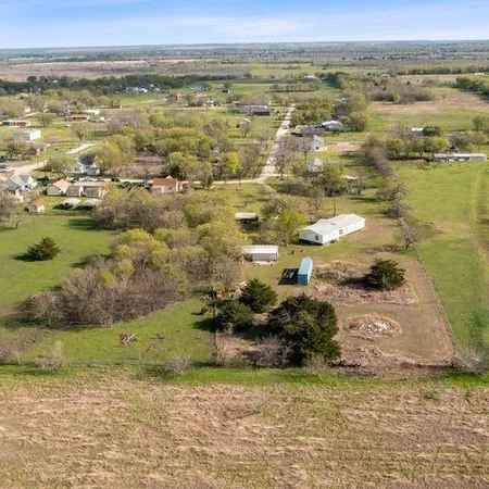$185,000 | 320 West Gamble Street, Emhouse, TX 75110