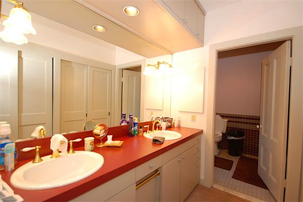 87 Perry Street Brookline, MA 02446 - Photo 10 of 12