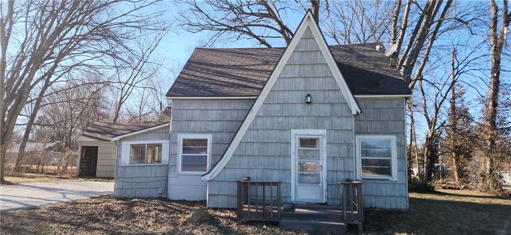 202 South Metcalf Road Louisburg, KS 66053 - Photo 1 of 15