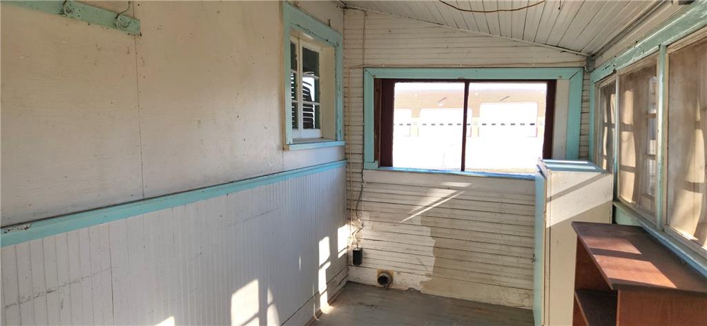 202 South Metcalf Road Louisburg, KS 66053 - Photo 3 of 15