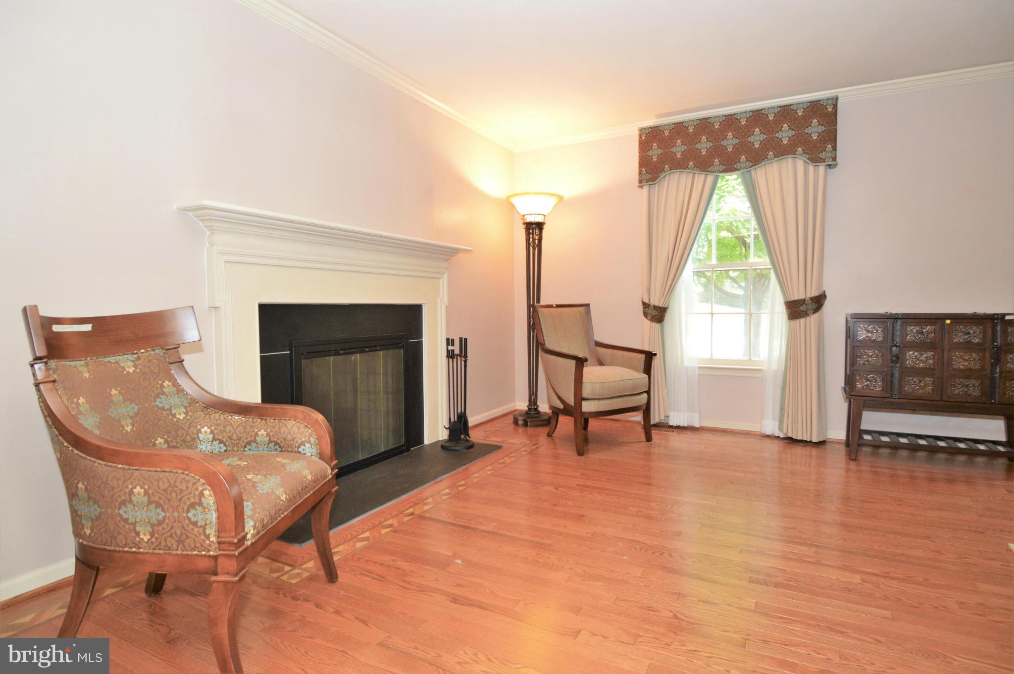 4532 Gilbertson Road Fairfax, VA 22032 - Photo 19 of 30 Living Room