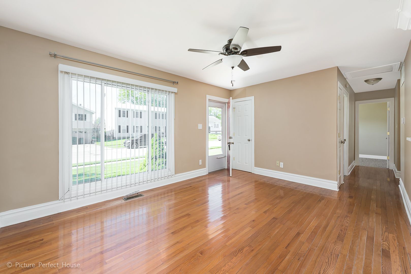 232 Haller Avenue Romeoville, IL 60446 - Photo 3 of 17