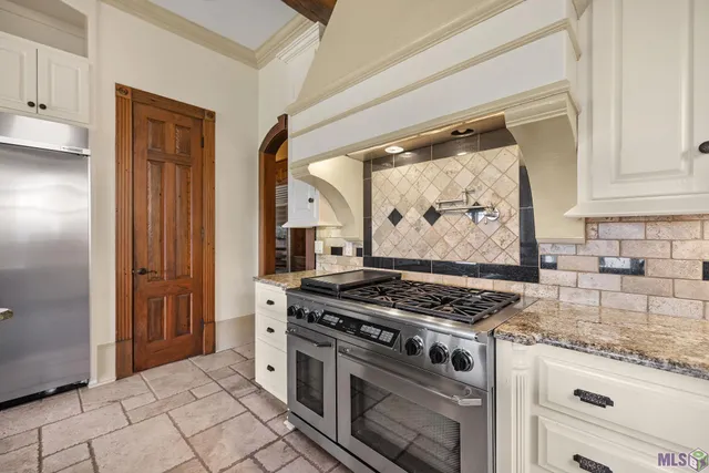 $1,075,000 | 3203 Lexington Lakes Avenue, Baton Rouge, LA 70810