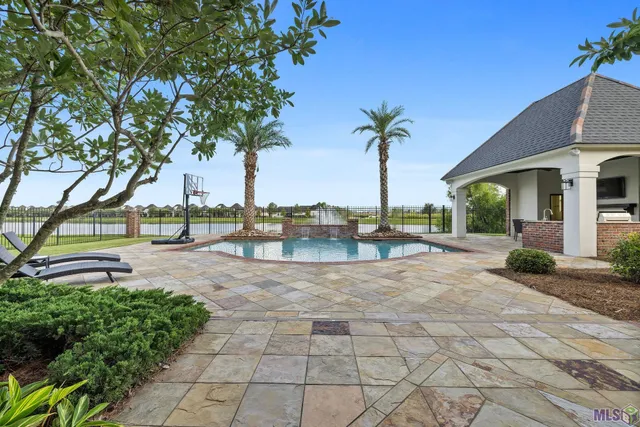 $1,075,000 | 3203 Lexington Lakes Avenue, Baton Rouge, LA 70810